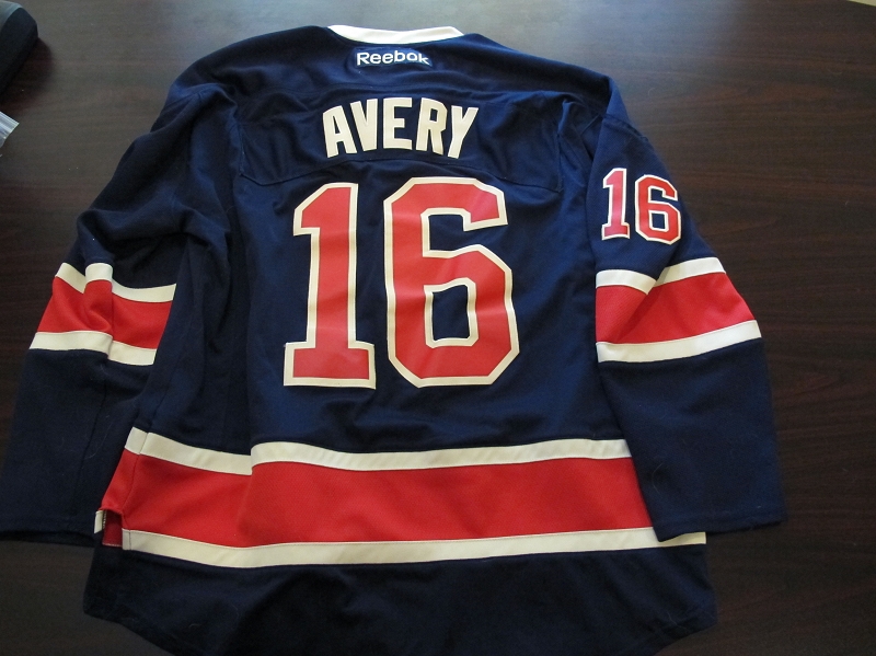 Sean Avery Autographed NY Rangers Hockey Puck 